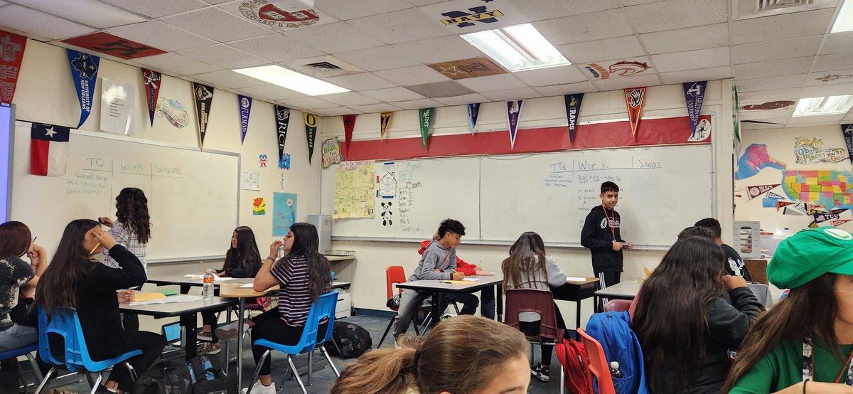AVIDEagles's tweet photo. 1st official tutorial day! #AVIDTutorials #AVIDFamily #AVIDColts2223 @AVID4College @Abila_AVID @MaribelAranda12 @EctorCountyISD https://t.co/kiXHkg3UEi