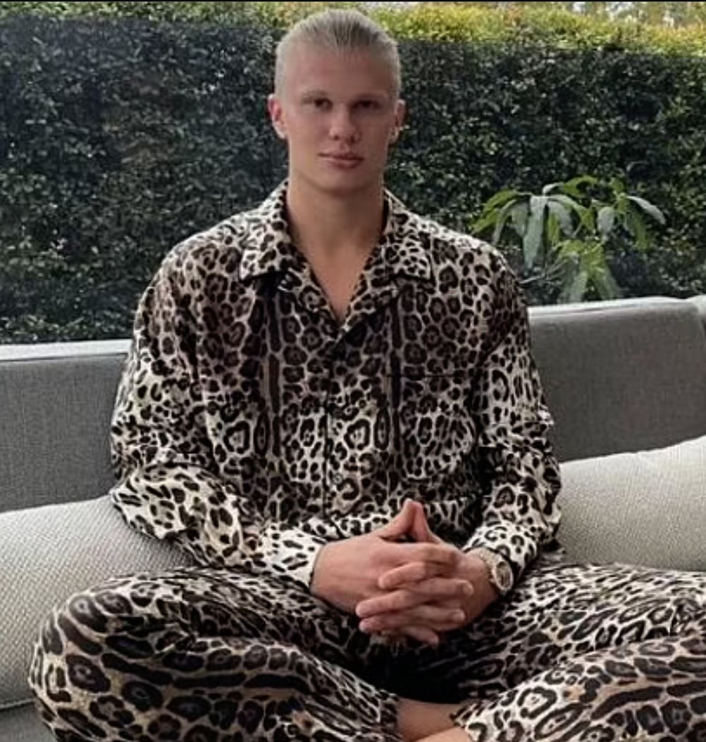 sportbible's tweet image. 🚨 Erling Haaland has a unique sleep routine, he's planned everything in incredible detail