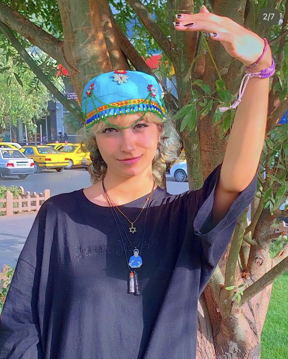 OfficialToomaj's tweet photo. چه راهی وجود داره جز انقلاب؟
برای خواهرامون، برای ۴۴ سال قتل و آدم‌ربایی و تجاوز با پشتوانه‌ی قانونی، قوانینتون رو خاک می‌کنیم.
#آرمیتا_عباسی
#مهسا_امینی
#اعتصابات_سراسری https://t.co/KcKnYXbnKk