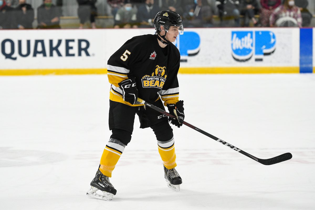 TheCCHL's tweet photo. 2005 born Nepean, ON native Ty Campbell of the @SFBears named to @NHLCentralScout Watch List for upcoming #NHLDraft 

The @NCAAIceHockey @ClarksonMHockey commit currently sits 4th in scoring among league defenseman with 8PTS (2G, 6A) through 10 games. https://t.co/0PEolB5fcF