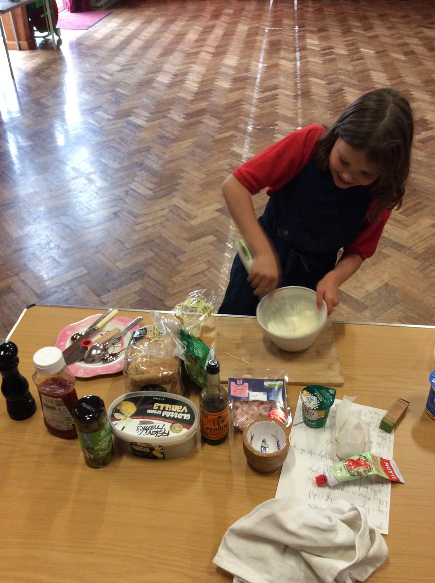 Ysgllanbrynmair's tweet photo. #Cogurdd heddiw.Da iawn i chi gyd am gystadlu, cystadleuaeth agos iawn. 🥪Our @UrddMaldwyn Cogurdd competition today. A very close competition it was too. 🥪. #Iach #Hyderus #Brechdan #Sandwich #Healthy #Urdd23 https://t.co/ectIW12lS4