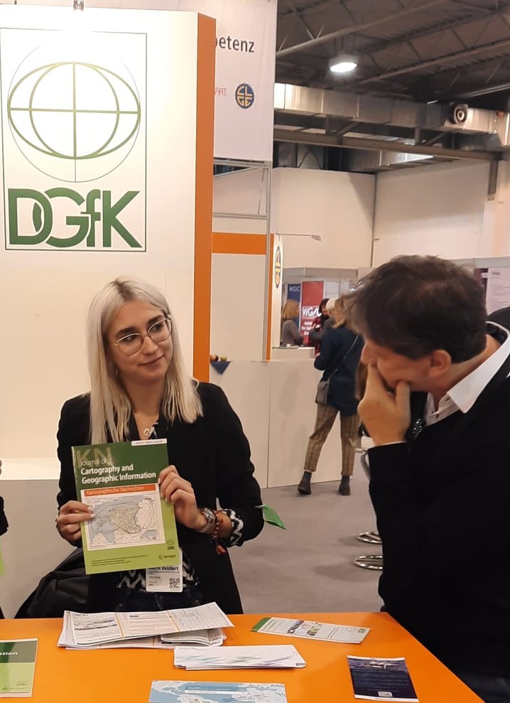 dgfk_net's tweet photo. DGfK @ #INTERGEO22 Danke allen Besuchern und den fleißigen Helferinnen an unserem Stand im #Verbändepark https://t.co/Q3OurHxLEQ