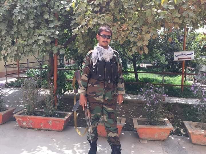 YasinSoroush66's tweet photo. سوم عقرب؛ روزی که تنم چهل تکه شد!
تکرار این روز توأم با درد جانکاه است که تا استخوان رخنه کرده و تار و پود تنم را از هم گسسته است. دو سال قبل، لشکر جهل و نادانی، درخت دانش کوثر را نشانه گرفته و خیل عزیزان مان را به سوگ ابدی دلبندهای دانشجوی شان نشاندند.

#StopHazaraGenocide https://t.co/eqa1kCpywh