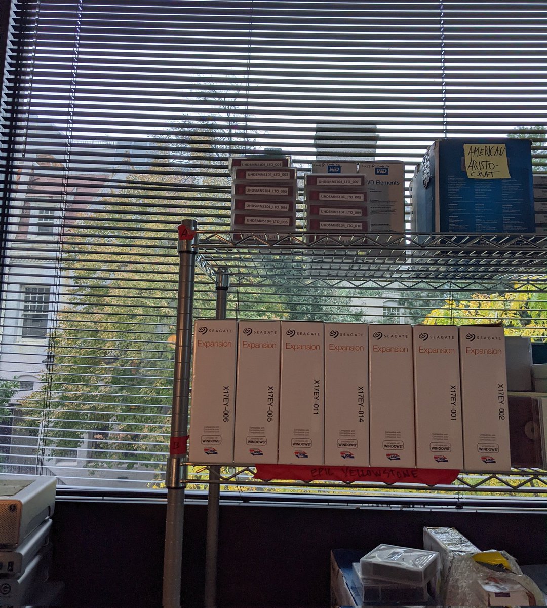 MilesLevy5's tweet photo. Apparently, my office still exists. https://t.co/MyK9Kq7BvE