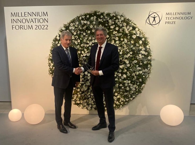 "Scientific research gives the policy makers the facts on which decisions are based.” - President of the Republic Finland, <a href="/niinisto/">Sauli Niinistö</a> as he awarded Martin Green the 2022 #millenniumtechnologyprize.