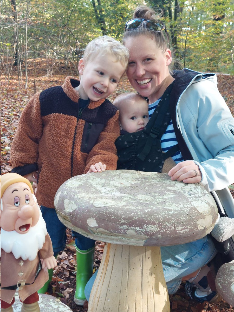 FennyVanArk's tweet photo. Wat was het leuk #kabouterbos #vosbergen de kabouters zijn hier speciaal voor de #herfstvakantie neer gestreken https://t.co/X7UUwjMyY5