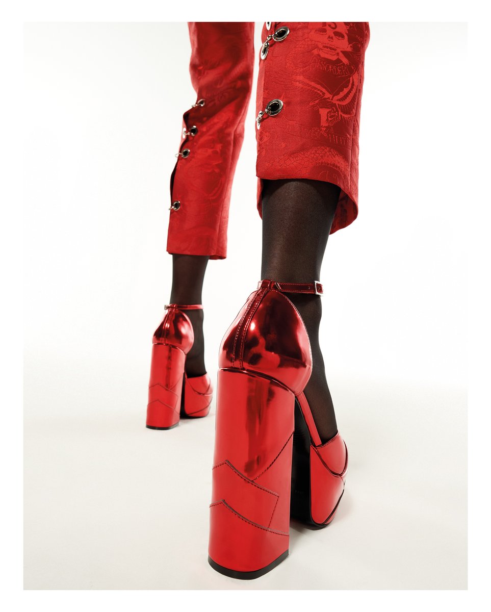 JRichmondstyle's tweet photo. This is what we wear for groceries.
#JohnRichmond showcases a unique shoe line to channel the house’s modern yet historic vision.
#LegendsLiveForever
#FW22 #shoescollection #fashionstyle #JR #Rock #woman #SHIB https://t.co/9J4qD82hut