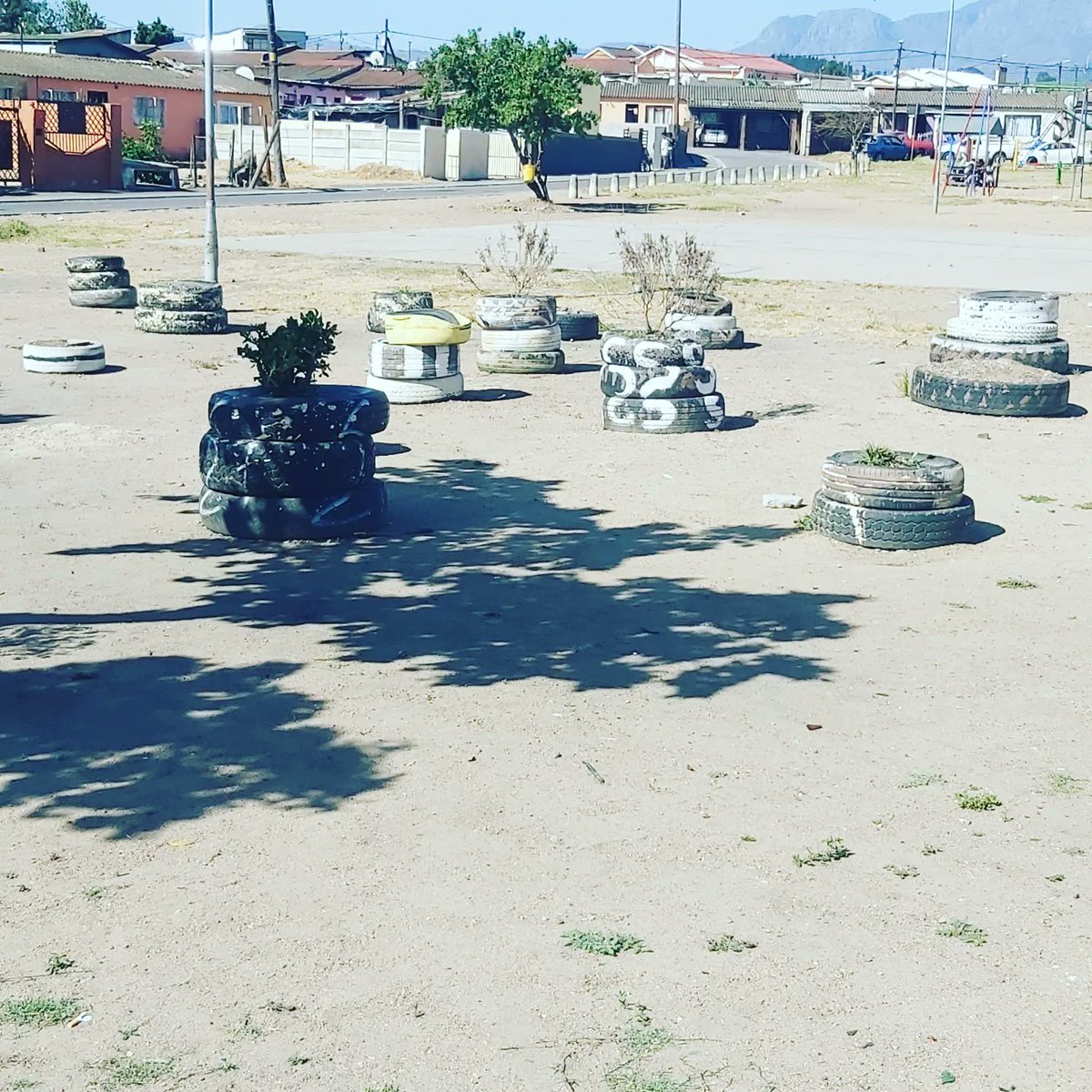 SiyabongaSteng1's tweet photo. WELCOME TO MBEKWENI
It is everyone's responsibility to take care of our environment πππ»π³πΊ
#Mbekweni #fixmyspace #stopillegaldumping #kasivibes #myeviromentmyresponsibility https://t.co/hbdXnkvdrA