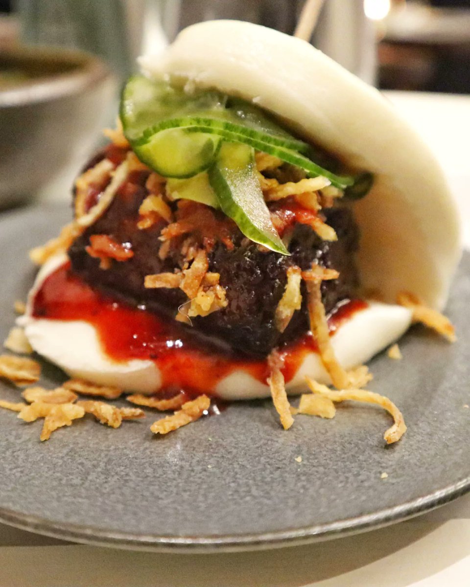 thatdoggonelady's tweet photo. If you're ever in London, please go eat at @RishimSachdeva fabulous Tendril. It's mostly vegan - the odd one out is a delicious baked brie on toast, it's absolutely delicious and makes you look at vegetables in a new light. It was easily my meal of the year! https://t.co/J0pld7bW1N
