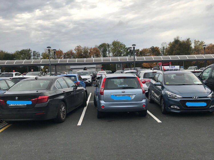 EimsMc's tweet photo. The guy on the left of my car should have gone to the guy on the right 😆 @TodayFM #ironic #parkingfail https://t.co/cuxJt54ffS