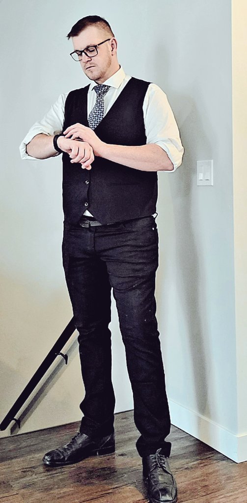 MasterZandr's tweet image. Heading out to a friends bday.  Cashfags pay for our drinks. Paypal @zandrghost