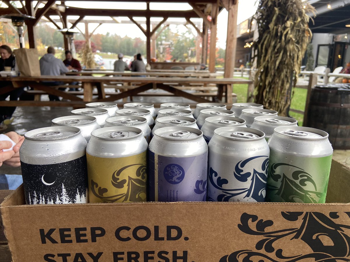 scottyreno148's tweet photo. Good beer you canβt buy in CTπΊ
@TreeHouseBrewCo
#GoodHaul https://t.co/jbDUAwMwqk