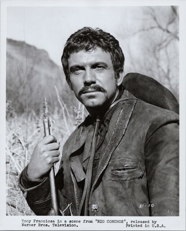 BajoSanta's tweet photo. #TonyFranciosa #RioConchos (1964) https://t.co/KAmbfthtyp