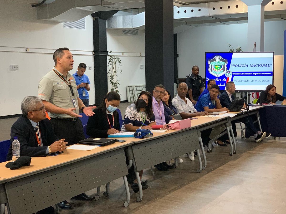 SUME911's tweet photo. Con la participación del Ing. Javier Castillo y el Lic. Agustín Díaz en representación del #SUME, se llevó a cabo en las oficinas de @AmpymePanama reunión de seguimiento de la comisión de los Desfiles Patrios 2022, organizado por @MeducaPma. https://t.co/ldDWxR0bgA