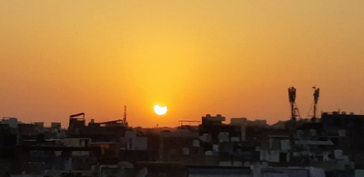AMAN_N_'s tweet photo. Today Views 👀
#SolarEclipse2022 #SolarEclipse2022LIVE #solareclipseindia #SolarEclipse https://t.co/hfwBWSoCve