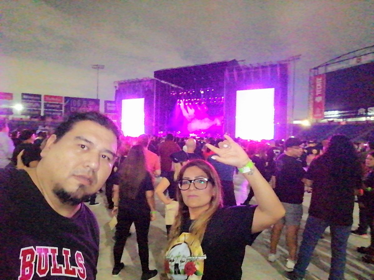 IVANPPRP's tweet photo. @gunsnroses  en Monterrey, Gracias por los boletos a @Desvelados_Tv, @JRPalaciosChapa #GunsNRoses #Desvelados #Noteduermas https://t.co/JNxbqmJUd5