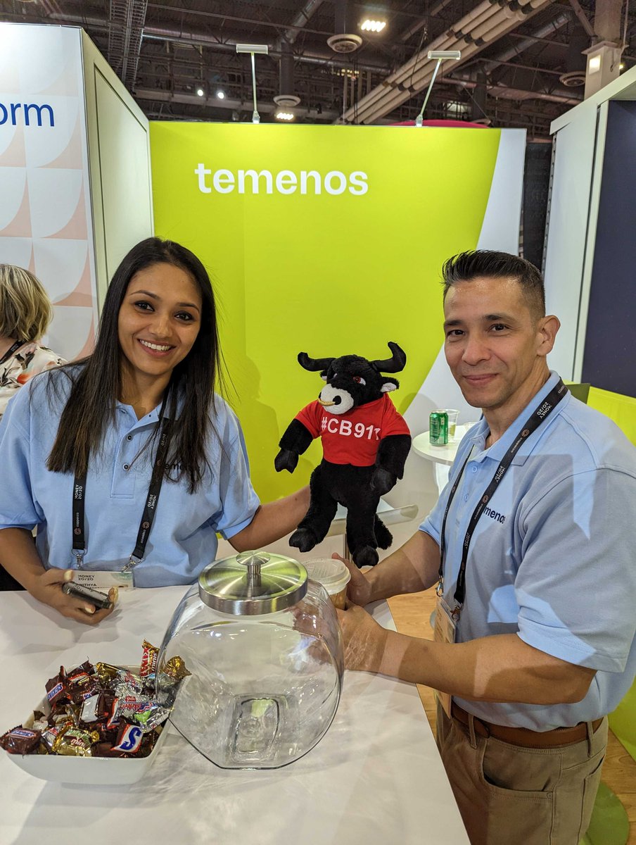 Chargebacks911's tweet photo. Our #Cb911 bull stopped by @Temenos to satisfy his sweet tooth and meet some great people!
#Money2020USA #Money2020 @money2020 https://t.co/CM7NabQ6gs
