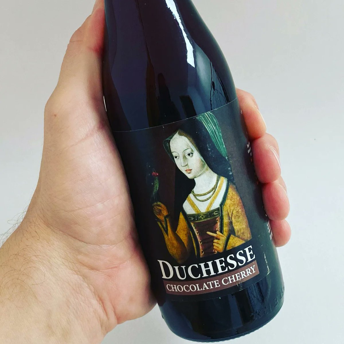 cervezadviernes's tweet photo. Probando la cerveza
Duchesse chocolate cherry by @BrouwerijVerhaeghe
#Vichte #Belgium
#laCervezaDelViernes #beerFriday
Initial6 Octubre de @BeersToHome
https://t.co/lIQPSPZ0pJ https://t.co/6Oe2GyoD2i