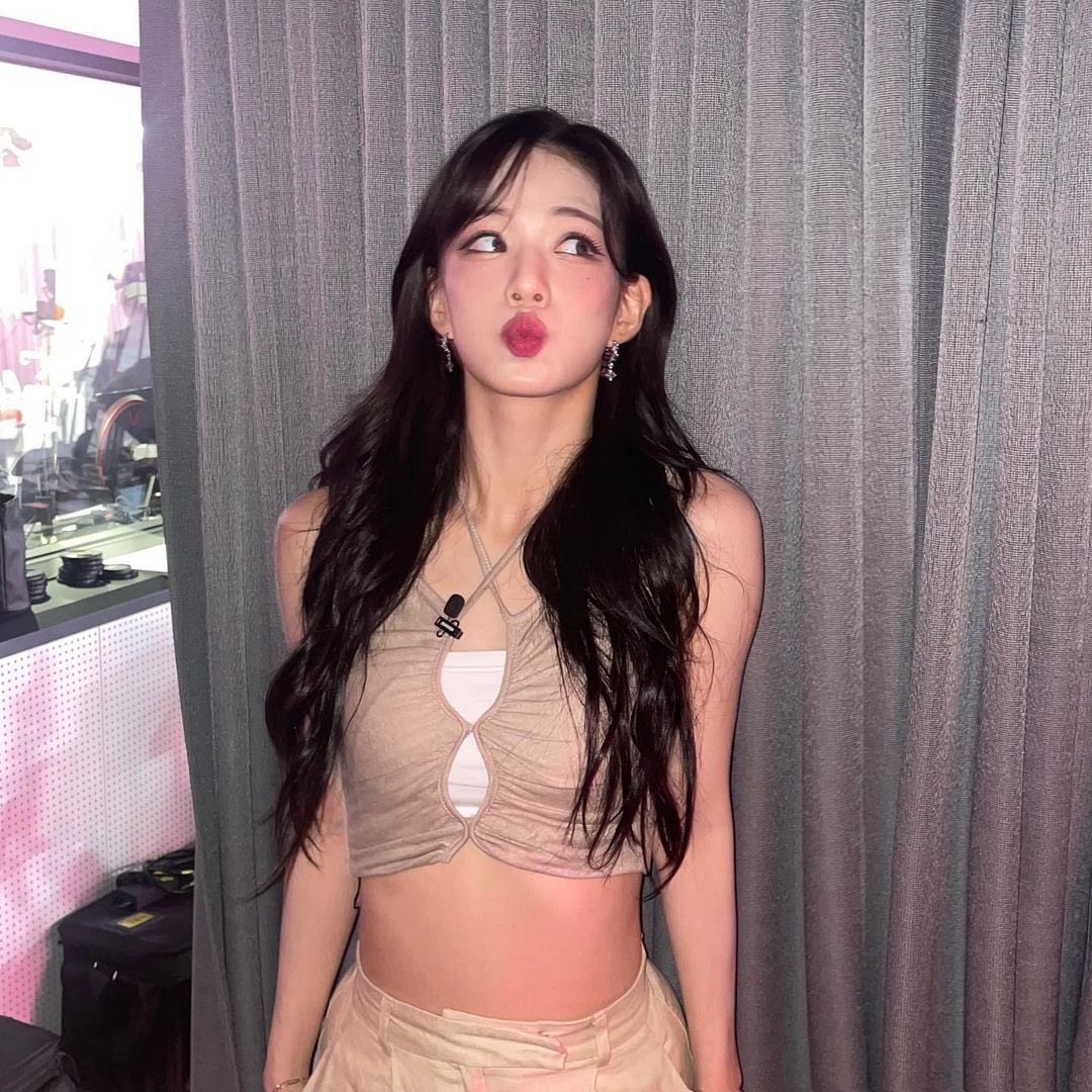 girlgroupspics's tweet photo. fromis_9 ; chaeyoung https://t.co/jUgiSzsOOe