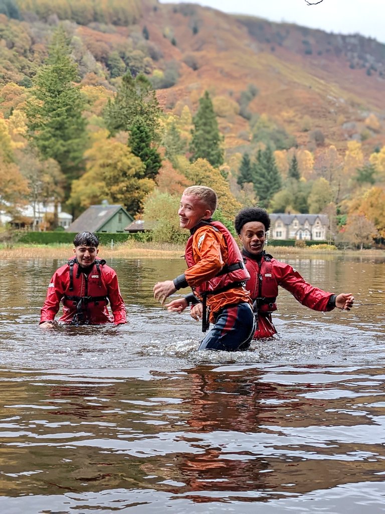 BlairvadachAndy's tweet image. Day two with @KnightswoodSec teaming up with @AndyaBcBV's team for a #kayak trip over to the @lomondtrossachs to explore #lochard...🍂🍁
Top notch #teamwork and support, and some outstanding individual efforts from both team's today! 🙌
@BlairvadachOEC
#KnightswoodBV22