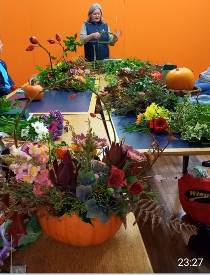BonniconlonICA's tweet photo. Thank you Martina from Nature Inspires for a very enjoyable evening creating seasonal floral arrangements. https://t.co/u0bwsHLHC4