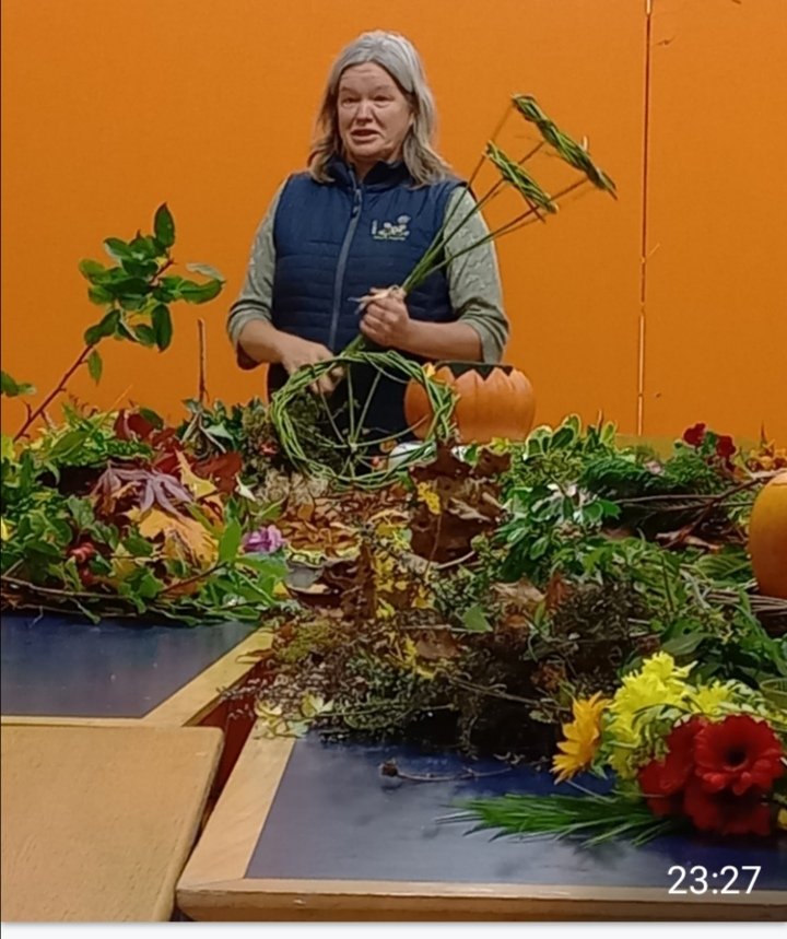 BonniconlonICA's tweet photo. Thank you Martina from Nature Inspires for a very enjoyable evening creating seasonal floral arrangements. https://t.co/u0bwsHLHC4