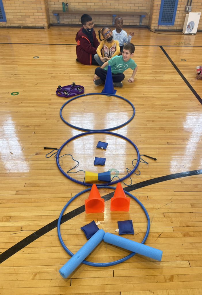 PS72_PhysEd's tweet photo. Class 2-214 playing “Vampire Relay”…a Halloween variation of “Snowman Relay”…created by our very own fifth grade student from class 5-307 (his schematics and plan included)🧛 🧛 🧛 https://t.co/Yw0NERYk83