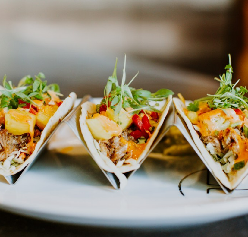 EatGuideBoise's tweet photo. Live like every day is Taco Tuesday! 🌞😊 ✨🌮

Come and visit Lucky Fins to get these tacomazing treats.🌮

📍📸@luckyfinsrestaurant 🌮

#TheEatGuide  #tacoseveryday #luckyfins  #visitboise #visitidaho #boisefood #thisisboise #boiserestaurant #boisefoodandwine #boisebucketlist https://t.co/uMAGSQJWOL