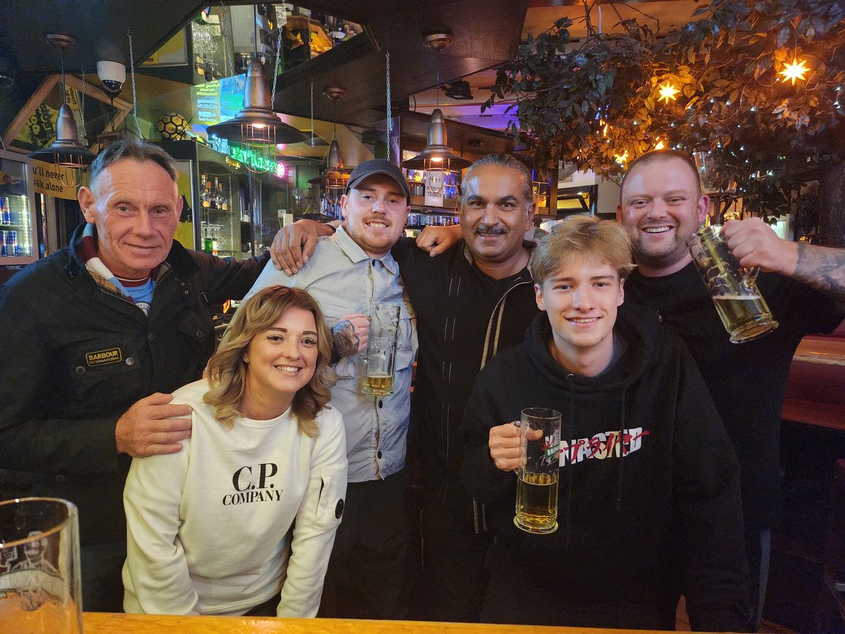 8 years ago we last came. Back wit same barman and a boy we picked up from brugge away <a href="/BreemeerschArne/">Arne</a>