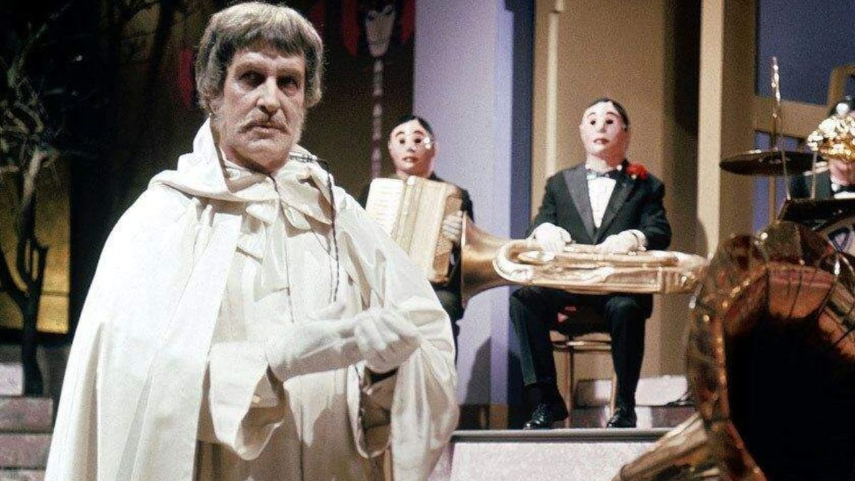 HPL_JDeLaughter's tweet photo. 💀Celebrating the passing of the Master of Menance &amp; Macabre, Dr. Anton Phibes himself, the Immortal Vincent Price, died this day, Oct 25, 1993💀#DrPhibes #MasterOfMenace  #VincentPrice #Horror https://t.co/Vo08Fhk5QS