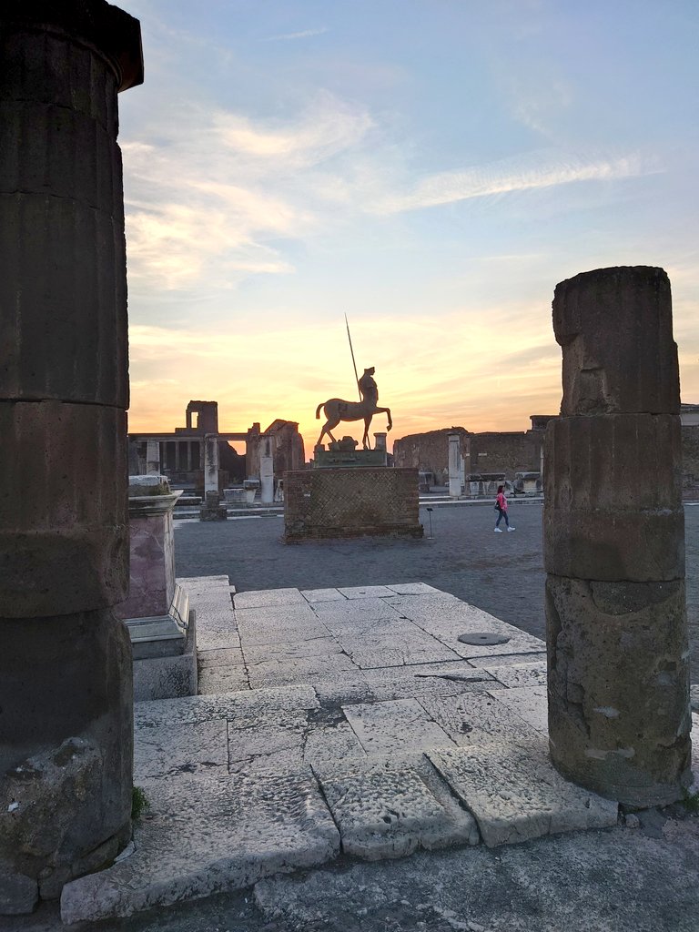 Rabbit1980's tweet photo. Just back from Sorrento. Barely took any photos as Nik is the photographer between us. Literally just these. Amalfi, Sorrento and Pompeii. Plus my random dog friend https://t.co/gi2QvFgvxd