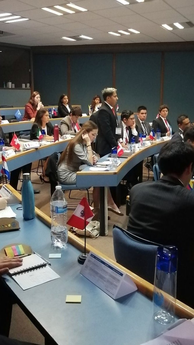 LiceoFrancoMx's tweet photo. Il existe au LFM un Modèle des Nations Unies #LFMUN, qui est un espace de simulations de débats de la ONU auquel participent les meilleurs élèves de l'institution https://t.co/1hyrTb2pcN