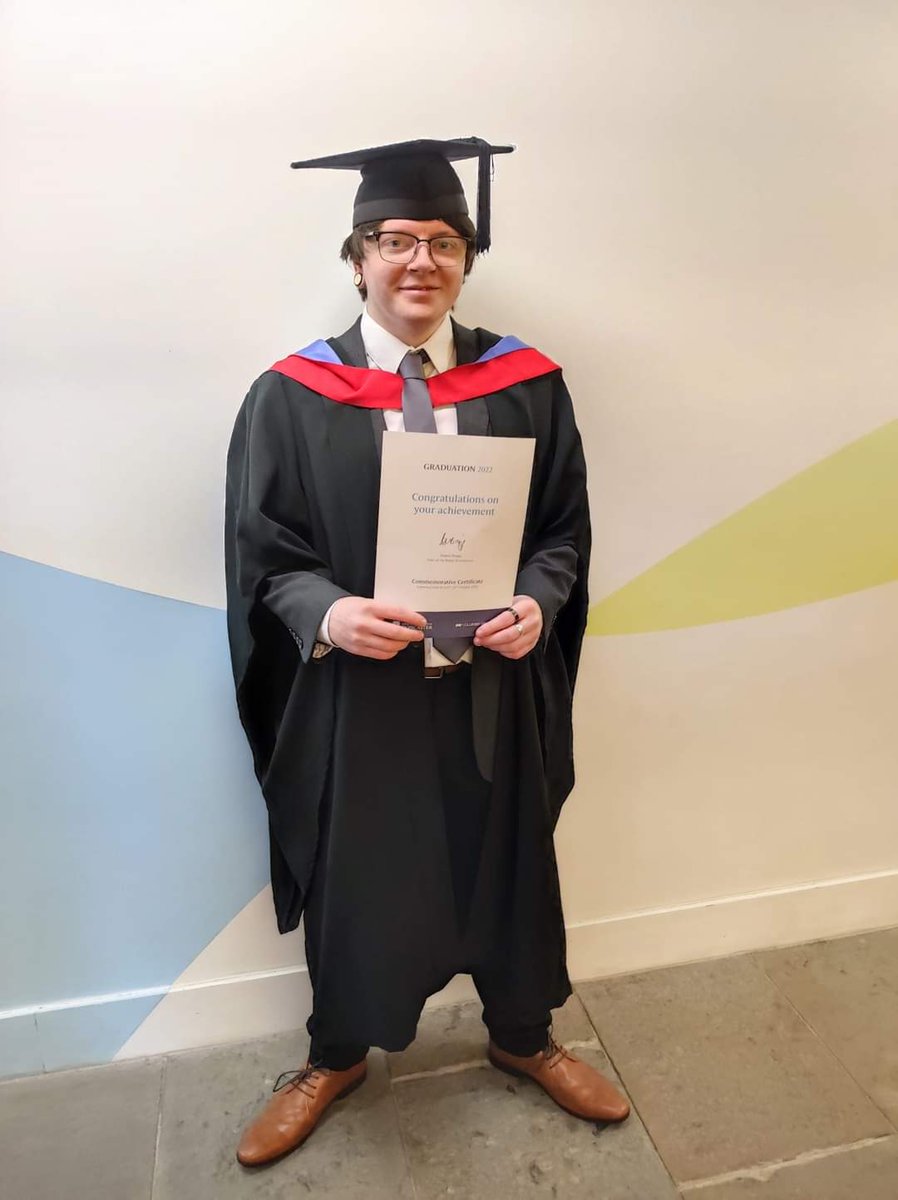 LukeLanger3d's tweet photo. Graduation 1 complete 😎🎓 https://t.co/CKheiY5dxJ