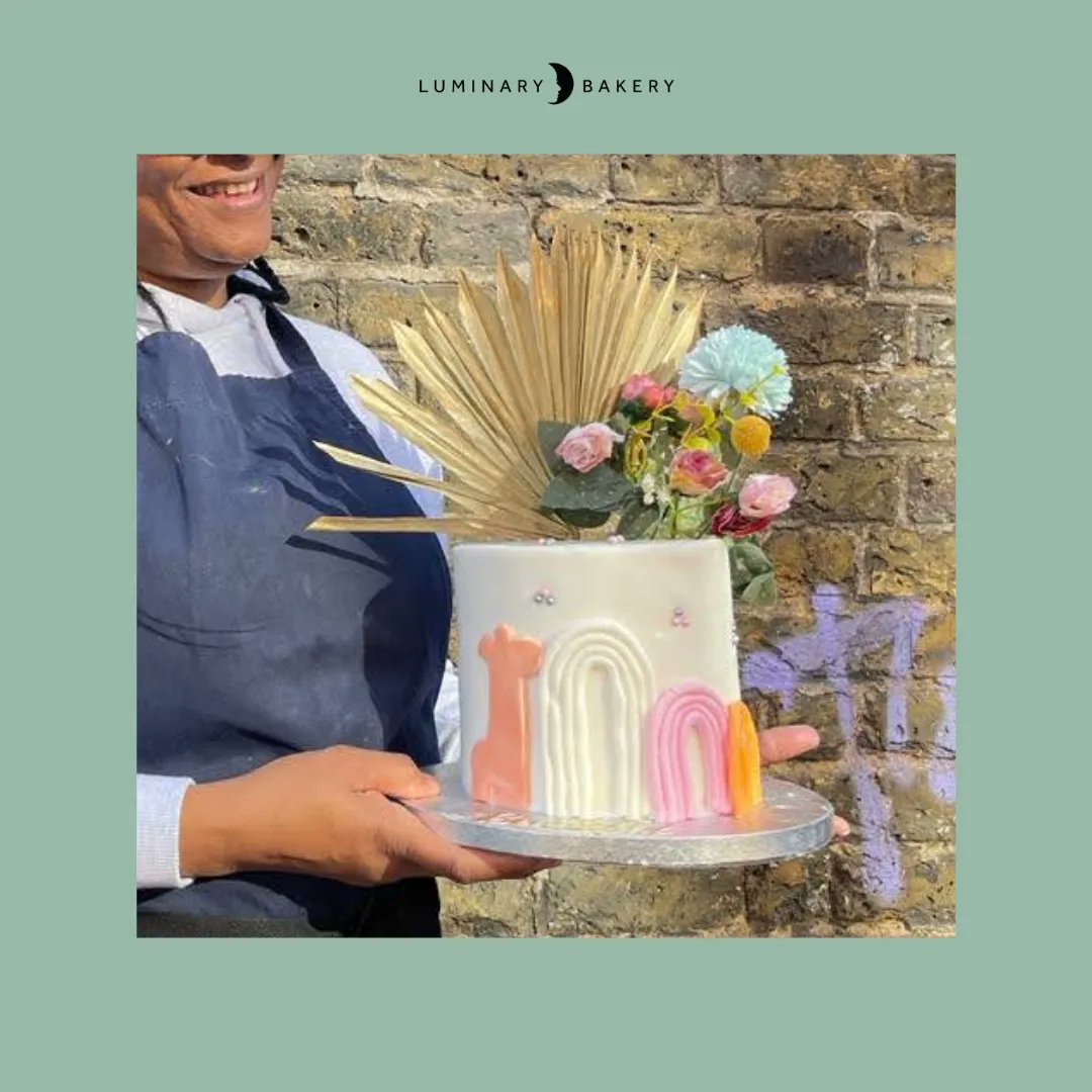 LuminaryBakery's tweet image. Last week we had a very special guest teacher on the #LuminaryEmployabilityCourse, one of our amazing alumni, Halimot! She lead our trainees in a Fondant Cake Decorating Masterclass and the cakes looked out of this world incredible!  💫