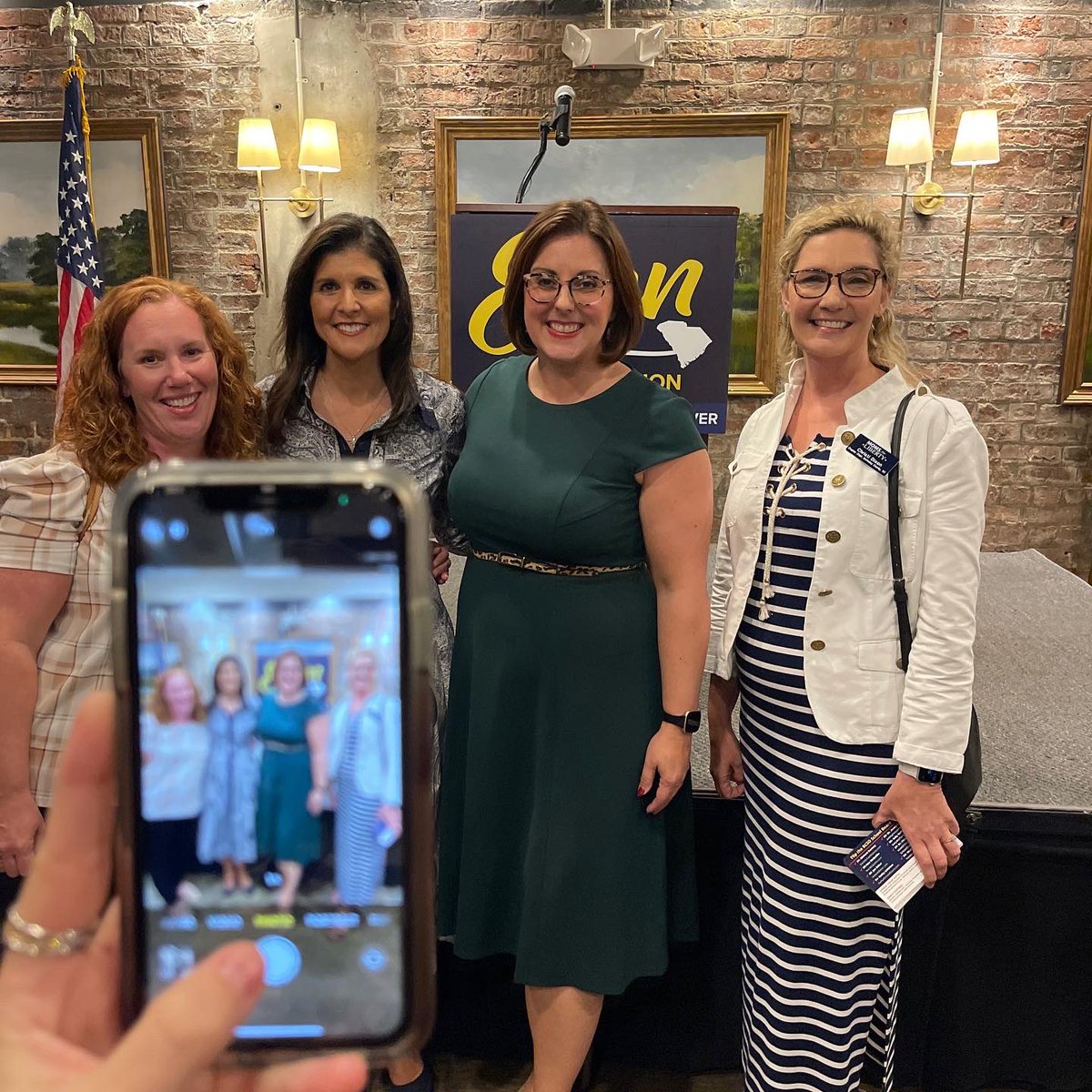 NikkiHaley's tweet photo. .@ellenfored is a champion for school choice and will always put our kids first. She's the only candidate who believes parents should be in control of their children’s education.

Let’s get her to the finish line! 📚🍎 https://t.co/dZX15lSomL https://t.co/8V8xEZCypB