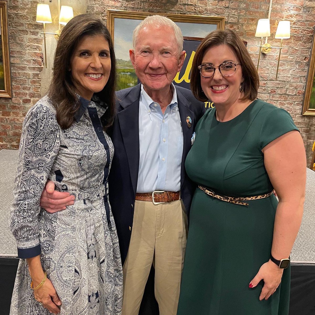 .<a href="/ellenfored/">Ellen Weaver</a> is a champion for school choice and will always put our kids first. She's the only candidate who believes parents should be in control of their children’s education.

Let’s get her to the finish line! 📚🍎 bit.ly/3subwHG