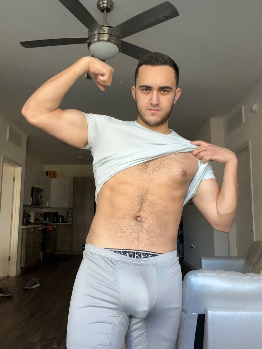 rosetristan2003's tweet photo. Anyone wanna hit some cardio with me this morning? https://t.co/ICpxZOIIGw