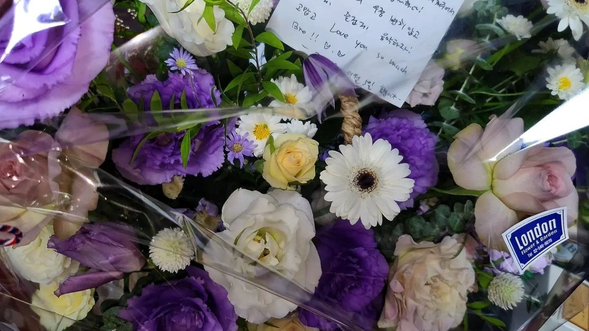 Mientras iba de camino a mis actividades me enteré que hoy es el #𝑓ai𝕣yৎ୭𝚍a𝕪 así que como un gran fan decidí unirme para pasar el resto de la tarde #天気۰w۰𝙸vette, disfruté muchísimo del pequeño tiempo en el -- #𝕞y۰妖精۰𝙲𝕒ll.

#𝙴v𝑖𝑒’𝓈 ˚.☠︎︎᥀ 𝙳a𝑟𝑘 𝚂𝑖𝚍𝑒!