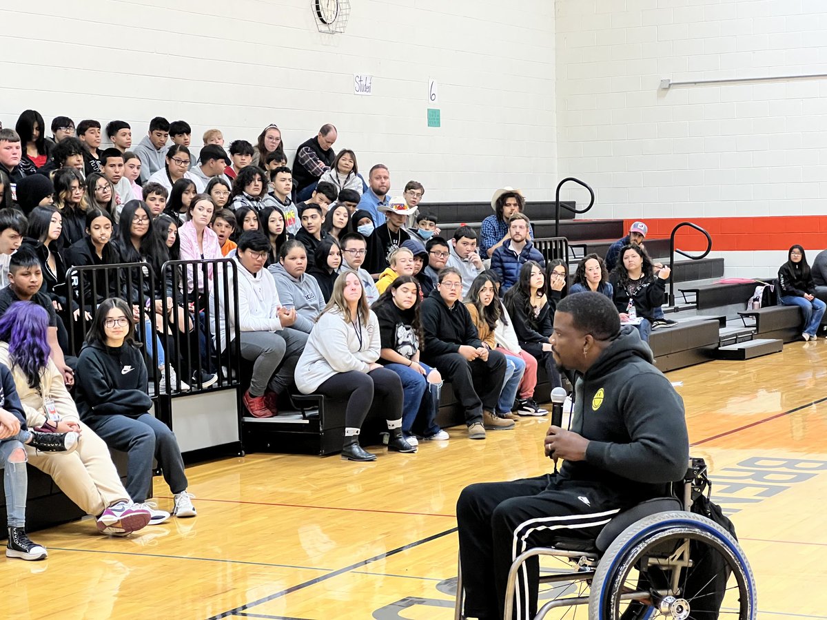 D6Athletics's tweet photo. ⁦@InspiredbyTA⁩ sharing his story of resiliency and overcoming amazing odds to be an inspiration to all ⁦@925Leaders⁩ ⁦@greeleyschools⁩                     “We don’t need it to be easy, we just need it to be possible” https://t.co/xvQQHloBw2
