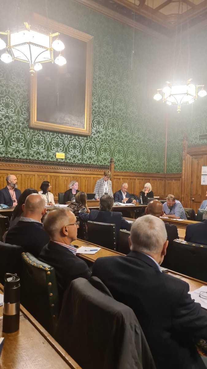 jamesDelves's tweet photo. Another great night in Parliament debating data, privacy and regulation, representing @cim_marketing #debatinggroup https://t.co/XKoN1IEGZZ