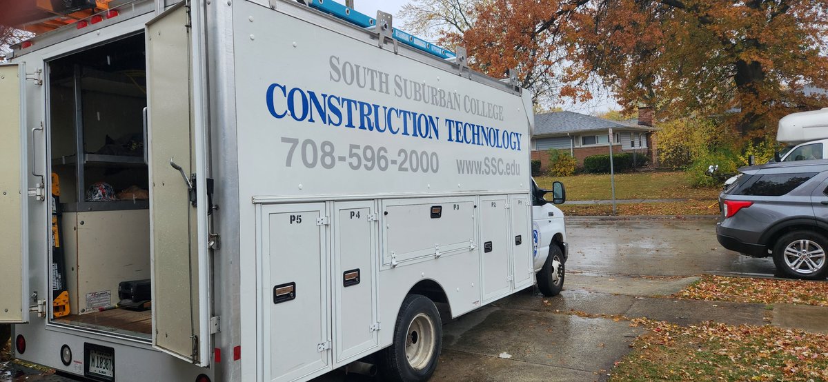 BAbulldognation's tweet photo. Career Exploration: Construction Trades- the only requirement is the willingness to learn #SD206 #thetrades #sixfigures https://t.co/wSeXOig5U5