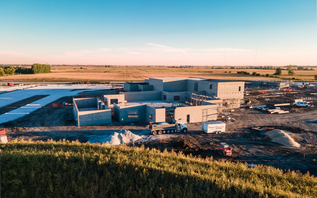 Stahlco's tweet photo. One of our newer projects is looking amazing! We are so excited about the progress being made at the new Ankeny Elementary School in Ankeny, IA! @AnkenySchools  #school #iowaconstruction https://t.co/VNg7H6Qf0l