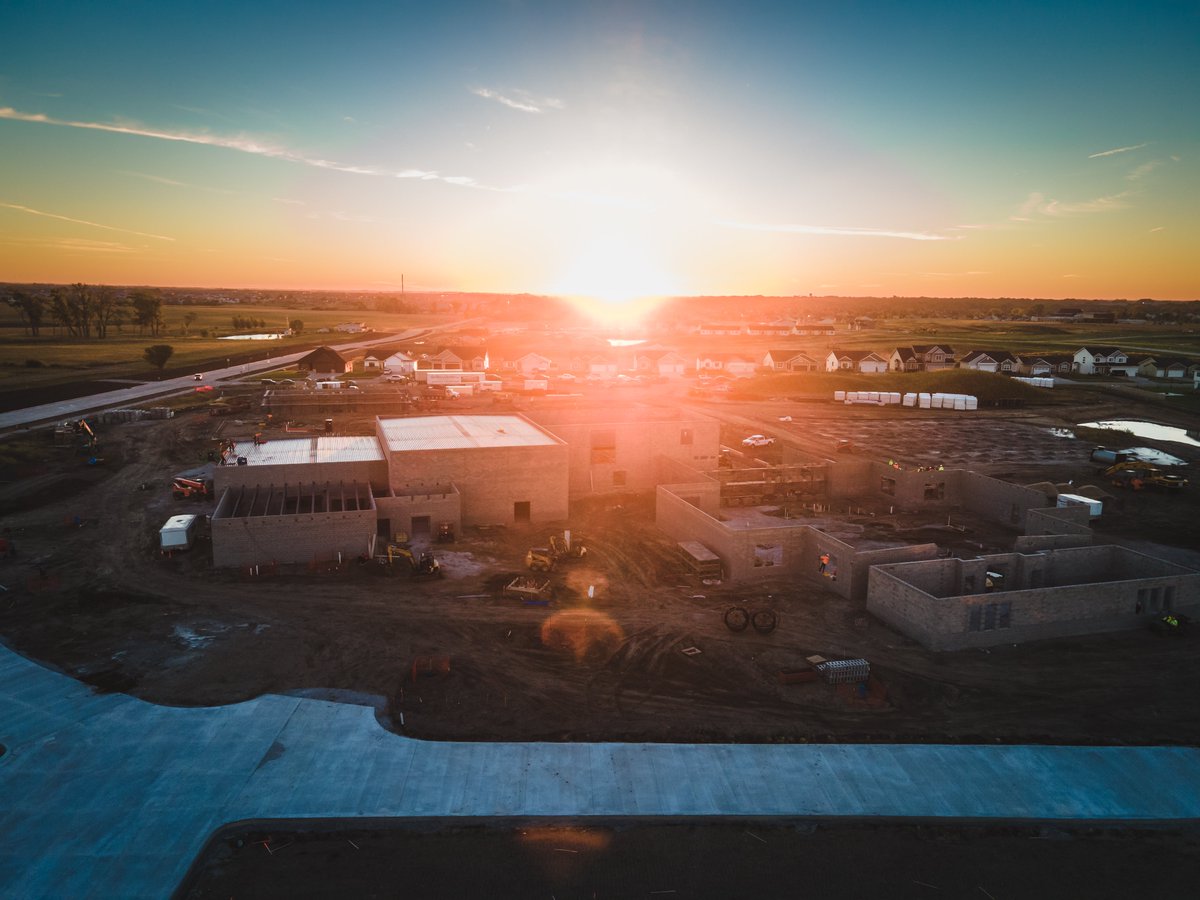 Stahlco's tweet photo. One of our newer projects is looking amazing! We are so excited about the progress being made at the new Ankeny Elementary School in Ankeny, IA! @AnkenySchools  #school #iowaconstruction https://t.co/VNg7H6Qf0l