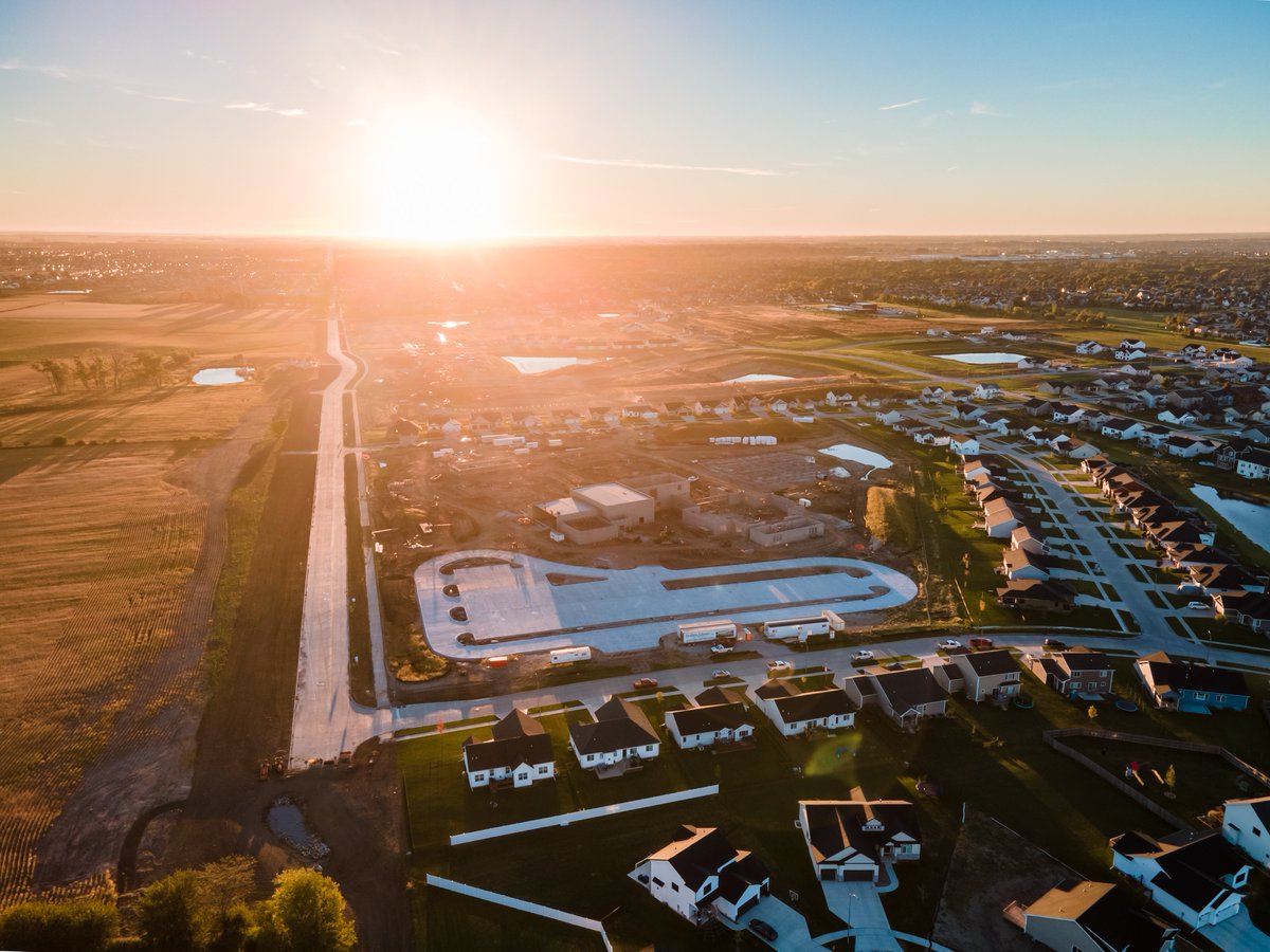 Stahlco's tweet photo. One of our newer projects is looking amazing! We are so excited about the progress being made at the new Ankeny Elementary School in Ankeny, IA! @AnkenySchools  #school #iowaconstruction https://t.co/VNg7H6Qf0l