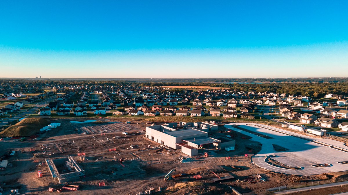 Stahlco's tweet photo. One of our newer projects is looking amazing! We are so excited about the progress being made at the new Ankeny Elementary School in Ankeny, IA! @AnkenySchools  #school #iowaconstruction https://t.co/VNg7H6Qf0l
