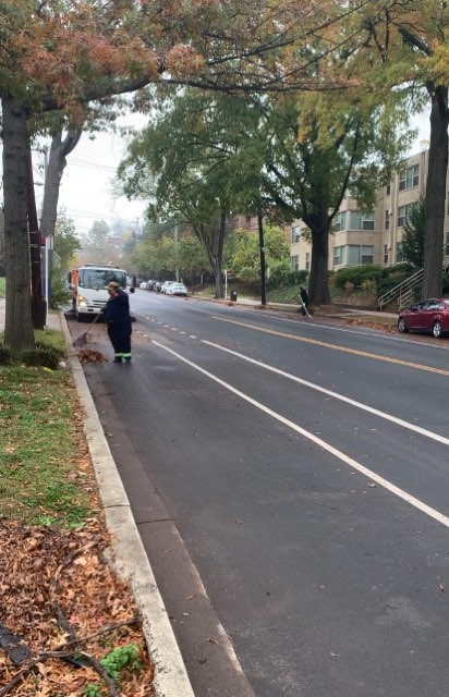 truthshallnlwh's tweet photo. #FreshforFall Cleanup this morning along 14th St NW. Thank you to our partnering agencies for working together to uphold #DCValues! https://t.co/d6xWm2ey9s
