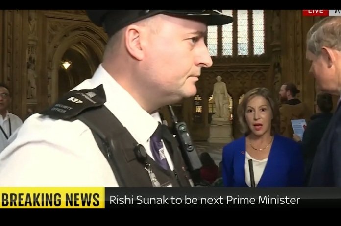 NCLCopwatch's tweet photo. Houses of Parliament Officer nunber 537 needs to be sacked! for breach of democracy, interrupting of news bulletin is a serious breach on democracy. Write to your MP, and the Metropolitan police. This is a dangerous step in a fascist direction. Retweet please! https://t.co/0lvAtaultp
