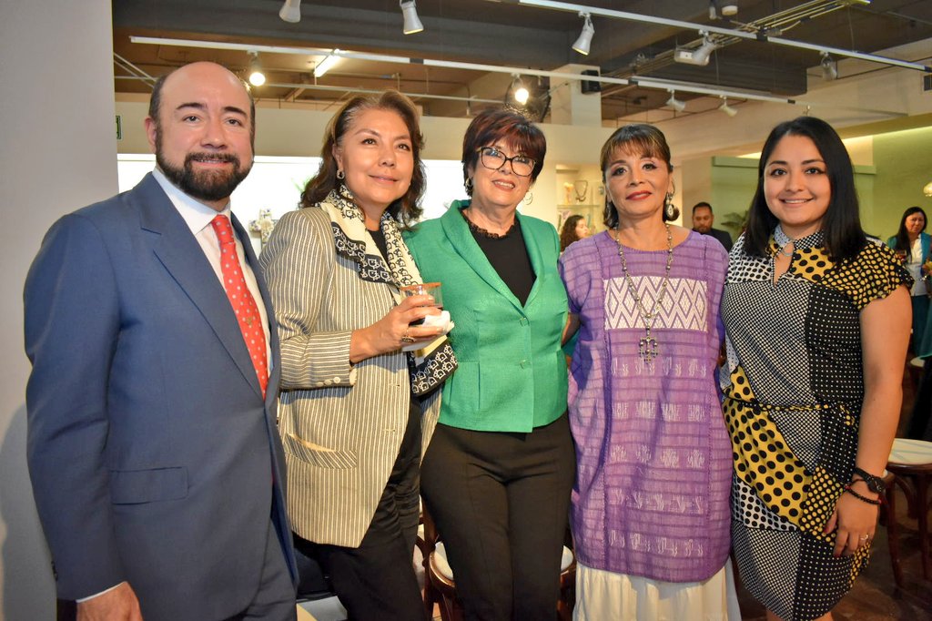 💯🎂🥳 La celebración del centenario de <a href="/CasaMejicu/">Casa Mejicú Artesanías</a> contó con la destacada presencia del sector turístico nacional🇲🇽: <a href="/CANACOMexico/">CanacoCDMX</a> @Concanaco <a href="/turismocdmx/">Secretaría de Turismo de la Ciudad de México</a> @AgrupacionALM <a href="/YurikoMizue/">Yuriko Mizue</a> #Tratumex <a href="/NoguezT/">Noguez viajes turisticos</a> <a href="/AliceNoguez/">Alice</a> <a href="/david________/">David Hidalgo A.</a> <a href="/IBTMAmericas_Es/">IBTM Americas - Español</a> #ViajesDeGala <a href="/AniluVallejo/">Anilú Vallejo</a>