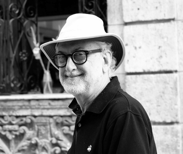 CityCollegeNY's tweet photo. Michael Sorkin's memory and impact live on at CCNY. In a new reading room named for the late distinguished professor, Sorkin's books are arranged as he had them, introducing readers and researchers to his way of thinking about #urbanism and #architecture 
https://t.co/jMLKoSaF19 https://t.co/qlz0i38Vlt