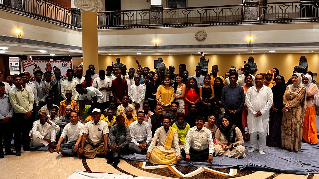 goenka_univer's tweet photo. On the auspicious occasion of Diwali, the diverse student and staff community at GD Goenka University on 24 October 2022 came together to celebrate the festival of lights in a spirit of camaraderie and brotherhood.
#DiwaliCelebration #SEE #USEE #GDGoenkaUniversity #GDGU https://t.co/6NX5TeLpt0